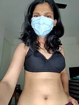 Shivani2002 online show from April 5, 5:52 pm