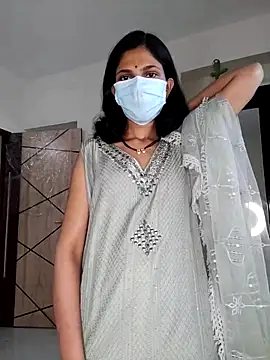 Shivani2002 online show from April 13, 9:35 am