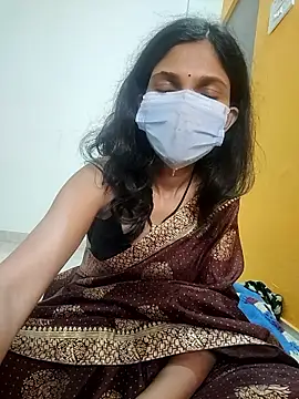 Shivani2002 online show from December 19, 2:41 pm