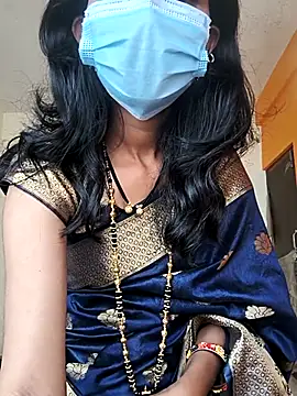 Snapshot of Shivani2002 chatting on November 18, 8:06 am Shivani2002 online show from November 18, 8:06 am