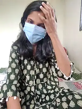 Shivani2002 online show from October 27, 7:20 am