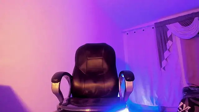 Angelicious Boy online show from December 19, 3:32 am