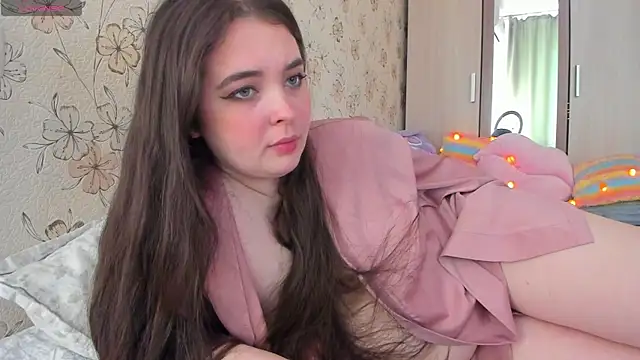 Snapshot of Alice_next_door chatting on April 28, 10:52 am Alice next door online show from April 28, 10:52 am