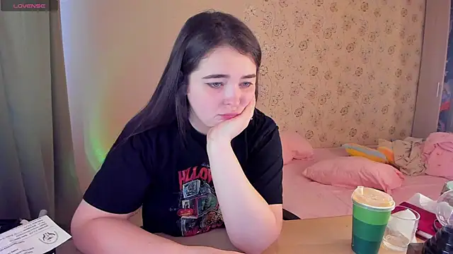 Alice next door online show from February 28, 12:38 pm