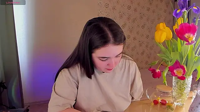 Alice next door online show from March 7, 12:43 pm