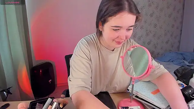 Alice next door online show from April 4, 10:11 am