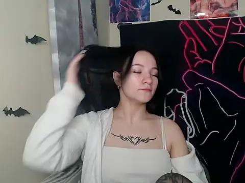 Em7MaA online show from December 3, 7:08 am