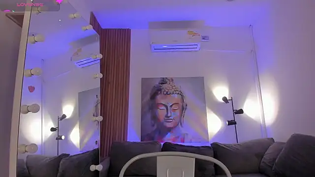 Snapshot of cinnia_ chatting on February 20, 10:39 am cinnia online show from February 20, 10:39 am