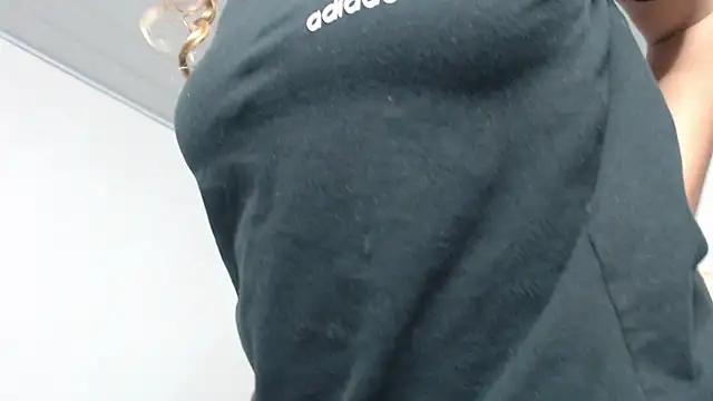 Giia Monroe online show from November 30, 4:30 pm