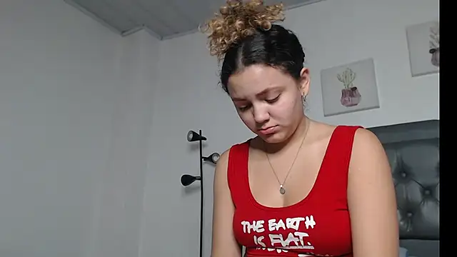 Giia Monroe online show from November 22, 3:55 pm