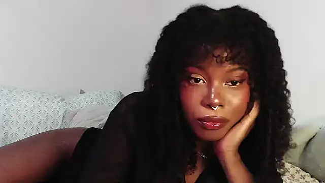 Snapshot of SparklingSoleil chatting on November 10, 2:55 pm SparklingSoleil online show from November 10, 2:55 pm