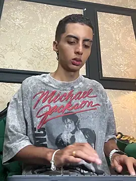 Mister Obsession online show from November 18, 7:50 pm