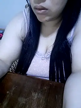 Snapshot of Madam-bezoul- chatting on October 25, 10:21 pm Madam-bezoul- online show from October 25, 10:21 pm