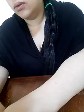 Snapshot of Madam-bezoul- chatting on September 11, 11:32 am Madam-bezoul- online show from September 11, 11:32 am