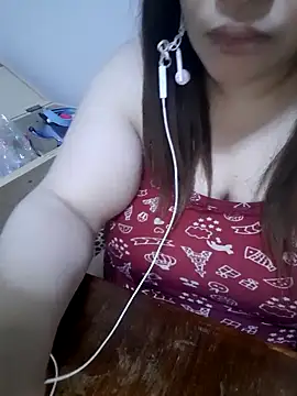 Snapshot of Madam-bezoul- chatting on December 1, 3:18 am Madam-bezoul- online show from December 1, 3:18 am