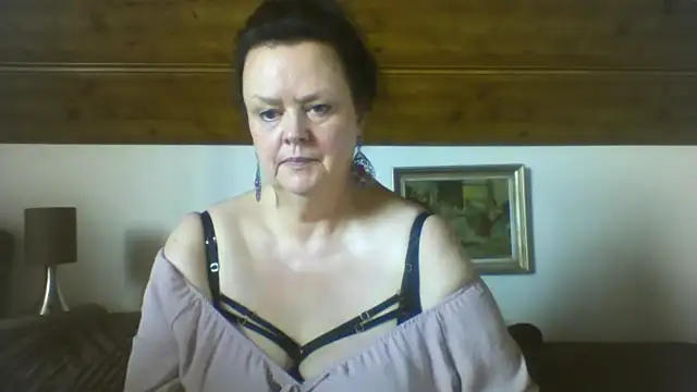Snapshot of TiffanyMature chatting on September 16, 8:26 am TiffanyMature online show from September 16, 8:26 am