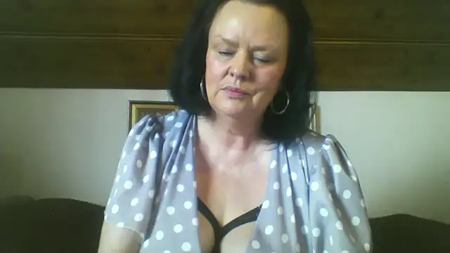Snapshot of TiffanyMature chatting on September 12, 2:06 pm TiffanyMature online show from September 12, 2:06 pm