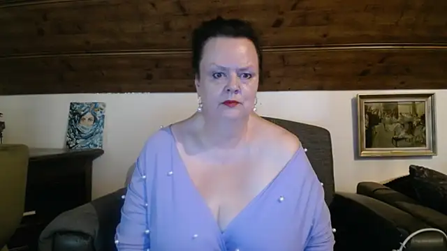 Snapshot of TiffanyMature chatting on June 29, 8:21 am TiffanyMature online show from June 29, 8:21 am