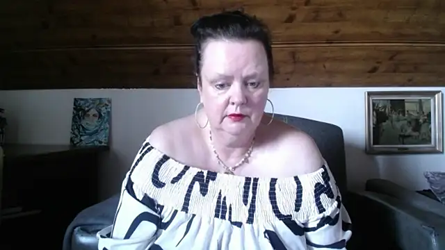 TiffanyMature online show from May 24, 3:12 pm