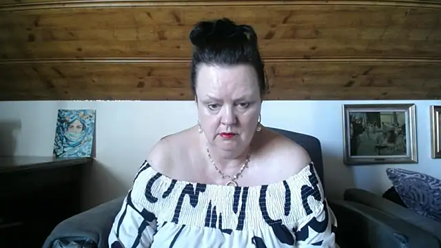 TiffanyMature online show from May 26, 8:23 am