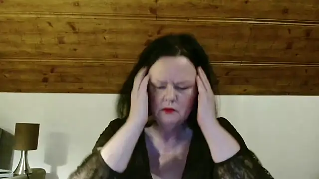 TiffanyMature online show from December 15, 9:09 pm