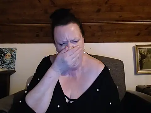 Snapshot of TiffanyMature chatting on July 15, 8:05 pm TiffanyMature online show from July 15, 8:05 pm