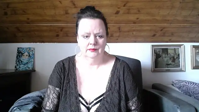 TiffanyMature online show from April 24, 9:11 am