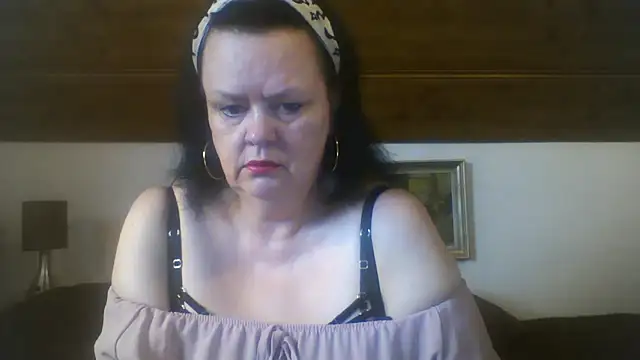 Snapshot of TiffanyMature chatting on September 22, 7:58 am TiffanyMature online show from September 22, 7:58 am