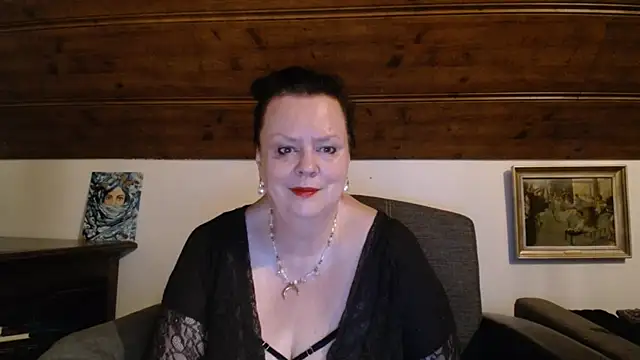 TiffanyMature online show from May 28, 8:26 pm