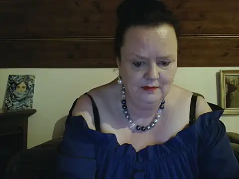 TiffanyMature online show from April 30, 8:57 pm