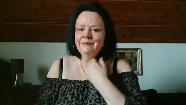 TiffanyMature online show from October 27, 8:15 am