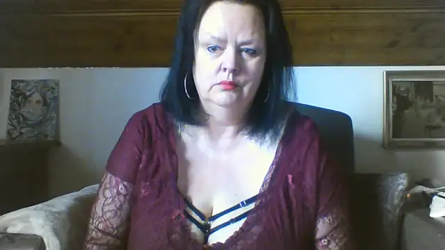 TiffanyMature online show from April 14, 6:18 am