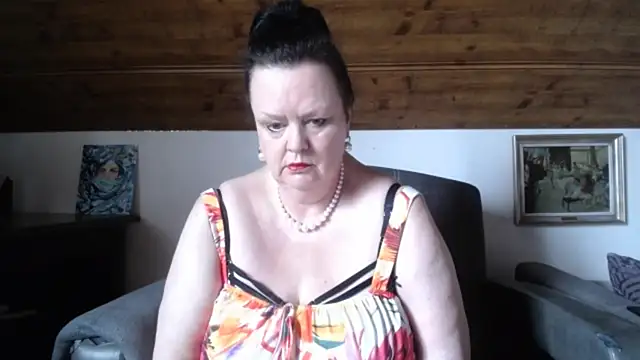 TiffanyMature online show from May 8, 7:12 am