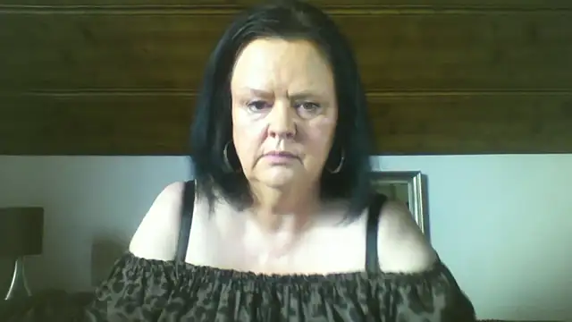 Snapshot of TiffanyMature chatting on September 15, 7:20 am TiffanyMature online show from September 15, 7:20 am