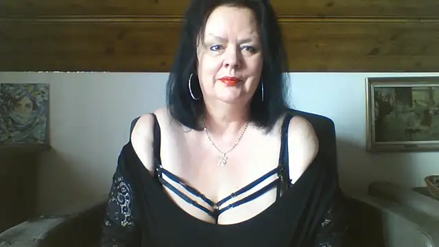 TiffanyMature online show from March 24, 8:14 am