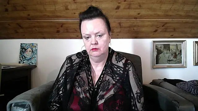 Snapshot of TiffanyMature chatting on July 13, 8:24 am TiffanyMature online show from July 13, 8:24 am
