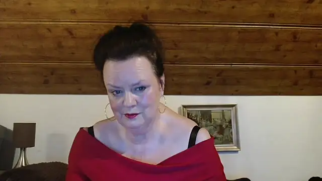 TiffanyMature online show from October 25, 8:09 pm