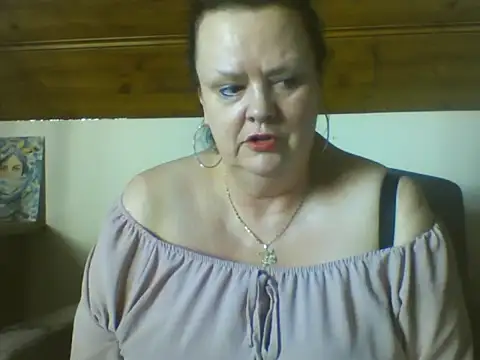 TiffanyMature online show from April 10, 8:21 am