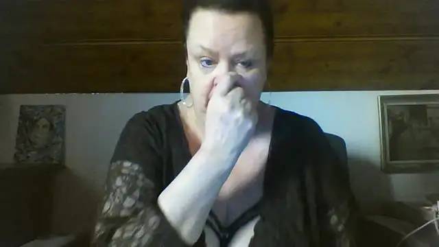 TiffanyMature online show from April 13, 6:17 am