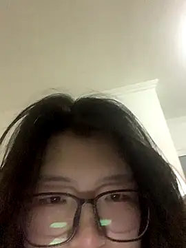 Snapshot of SSlady521 chatting on October 6, 5:02 pm SSlady521 online show from October 6, 5:02 pm