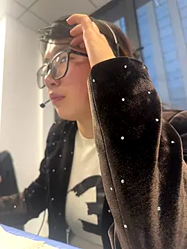 Snapshot of SSlady521 chatting on September 9, 10:03 am SSlady521 online show from September 9, 10:03 am