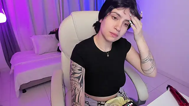 kurito  online show from November 17, 3:10 am