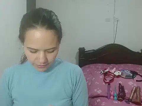 yarafuckass online show from October 17, 8:21 pm