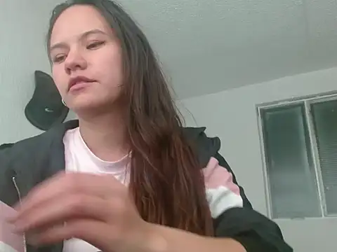 yarafuckass online show from April 16, 7:25 pm