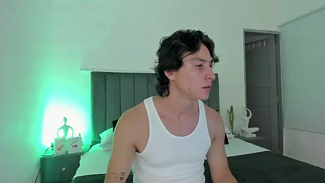 Snapshot of AlexanderHall chatting on September 8, 5:56 pm AlexanderHall online show from September 8, 5:56 pm