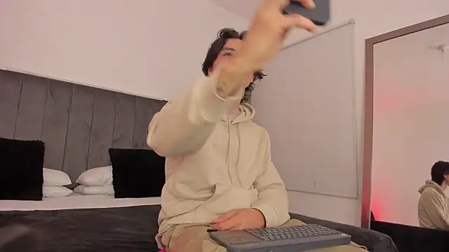 Snapshot of AlexanderHall chatting on September 20, 12:26 am AlexanderHall online show from September 20, 12:26 am