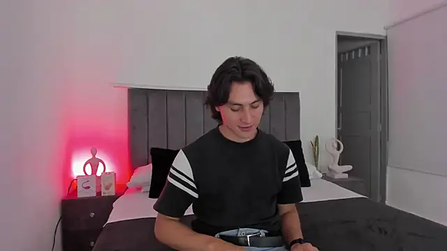 Snapshot of AlexanderHall chatting on September 9, 11:03 pm AlexanderHall online show from September 9, 11:03 pm