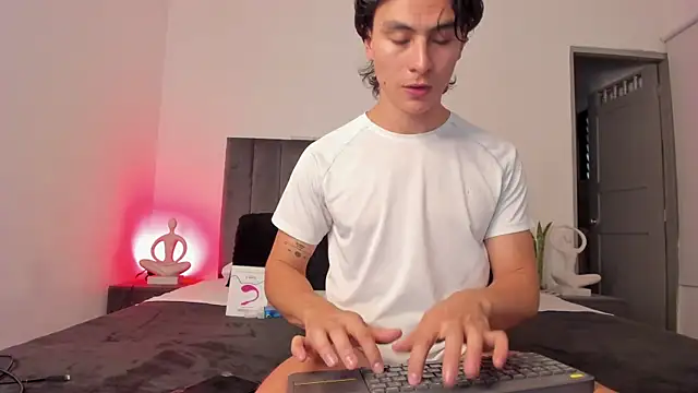 Snapshot of AlexanderHall chatting on September 26, 9:54 pm AlexanderHall online show from September 26, 9:54 pm