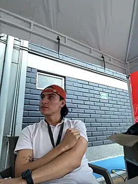 Snapshot of AlexanderHall chatting on October 14, 9:58 pm AlexanderHall online show from October 14, 9:58 pm