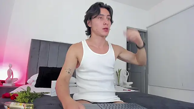 Snapshot of AlexanderHall chatting on September 20, 10:48 pm AlexanderHall online show from September 20, 10:48 pm